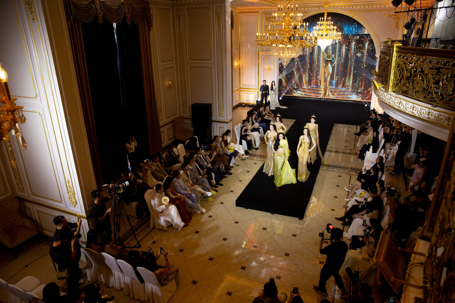 SẢNH LA ROYAL