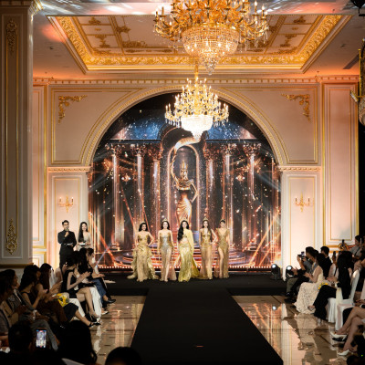 LA ROYAL HALL