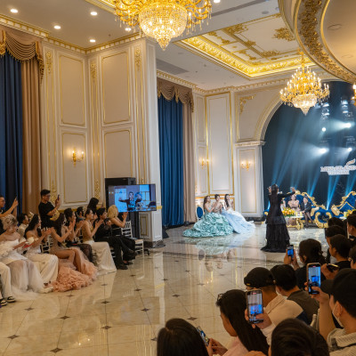 LA ROYAL HALL
