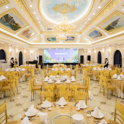 LA SKY HALL