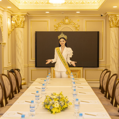 KING & QUEEN MEETING ROOMS
